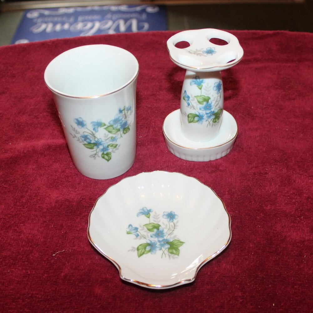Vintage Porcelain 3-piece Bathroom Set - Blue Forget Me Not